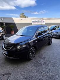 Lancia Ypsilon 1.0 FireFly 5 porte S&S Hybrid Gold