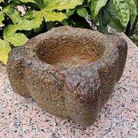 vecchio mortaio in cemento