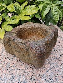 vecchio mortaio in cemento