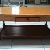 Tavolino con cassetto in legno massello