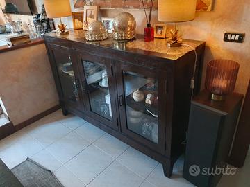 mobile con vetrinetta