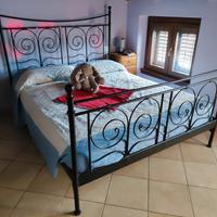 Letto matrimoniale ikea in ferro battuto