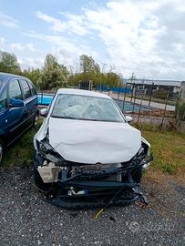 Volkswagen polo incidentata 