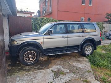 Mitsubishi pajero sport 