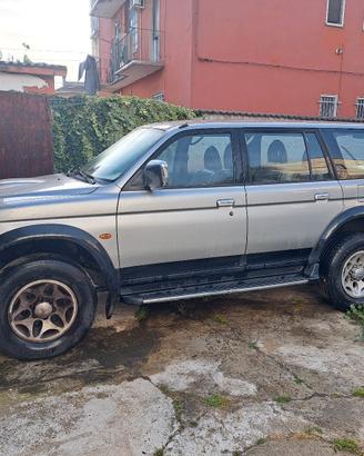 Mitsubishi pajero sport 