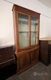 credenza vetrina con ante in vetro