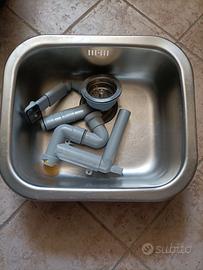 Lavandino cucina con miscelatore