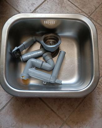 Lavandino cucina con miscelatore