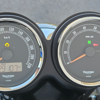 Triumph Bonneville t100