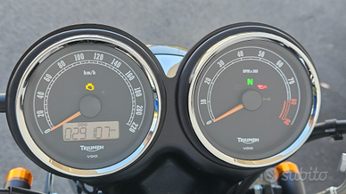 Triumph Bonneville t100