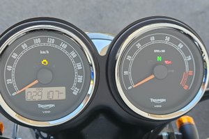 Triumph Bonneville t100