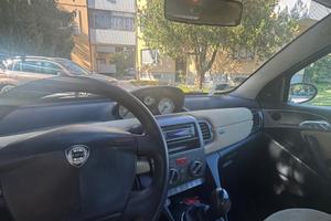 lancia Y