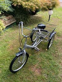 Bicicletta/Triciclo a tre ruote per adulti