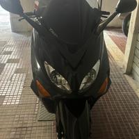 Yamaha T Max - 2004