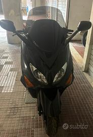 Yamaha T Max - 2004