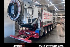 Mercedes Benz 4 assi sterzante retarder ALLESTIMEN