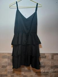 Abito corto nero da donna leggero e svolazzante
