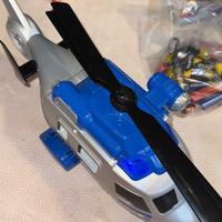 Elicottere e/macchinina con personaggio