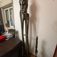 Statua tribale africana porta CD in legno