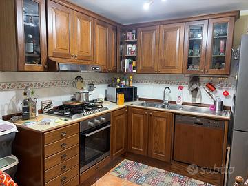 Cucina in rovere fatta a mano