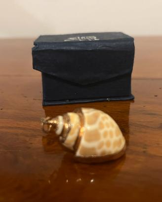 Charm a forma di conchiglia