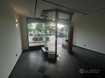 NEGOZIO A CAMPONOGARA