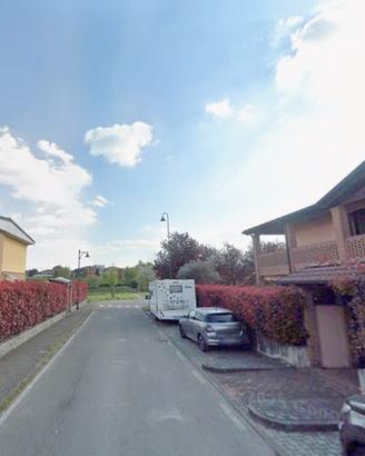 Bilocale zona Bussero con cantina e giardino