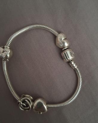 Bracciale Pandora con ciondoli