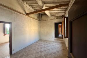 Casa con magazzino e terreni - Case Lori