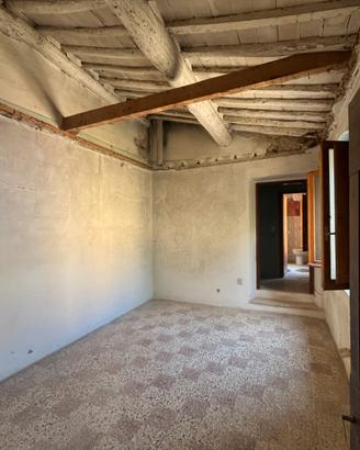Casa con magazzino e terreni - Case Lori