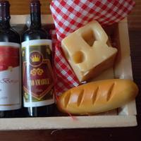 calamita vino, formaggio e pane