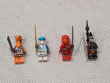Lotto Lego originale 4 minifigure Ninjago 
