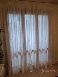Tenda vintage  ricamata a mano
