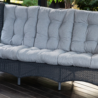 Divano da terrazzo 3 posti. In rattan grigio.