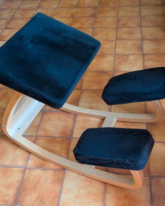 Sedia ergonomica inginocchiato