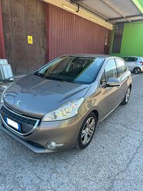 Peugeot 208 1.2kw Benzina