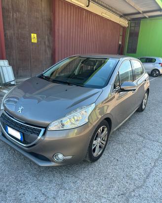 Peugeot 208 1.2kw Benzina