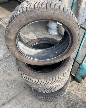 Treno di pneumatici 205/50 R17