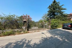 Terreno con deposito