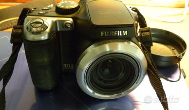 Fotocamera bridge Fujifilm FINEPIX S8100