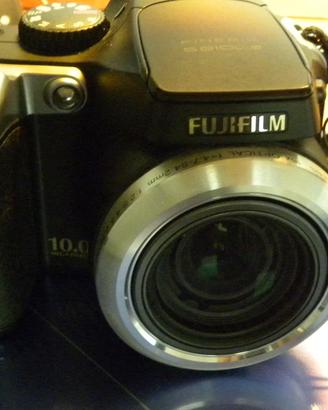 Fotocamera bridge Fujifilm FINEPIX S8100