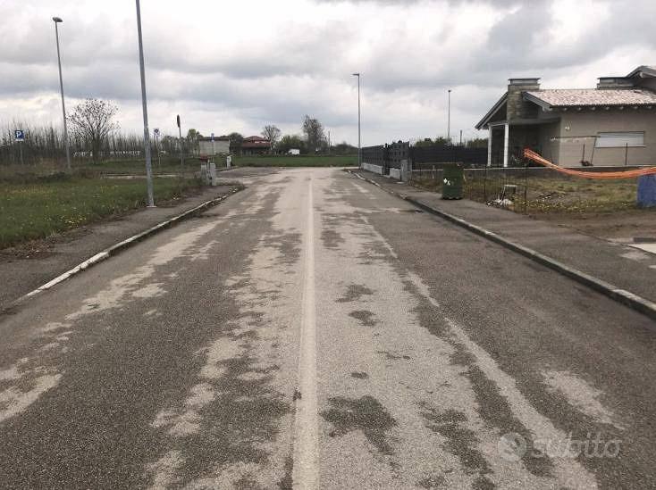 Immobile in asta di 10300 m² a Canneto sull'Oglio - Vista 3