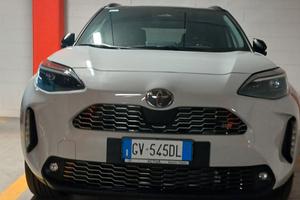 Toyota yaris croos GR hibrida 