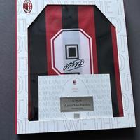 Cofanetto con maglia firmata da van basten+COA