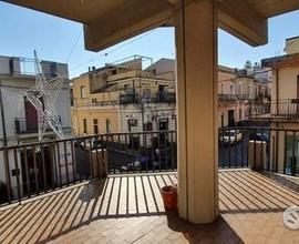 Appartamento 7 vani con garage a Giarre centro