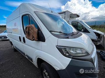 Peugeot Boxer 330 L2H2 130CV - 2017