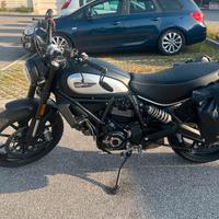 Ducati Scrambler 800 Icon Dark
