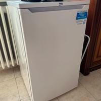 Congelatore a cassetti verticale BEKO