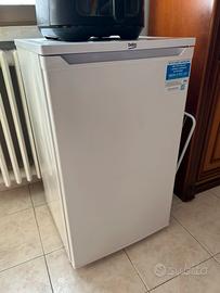 Congelatore a cassetti verticale BEKO