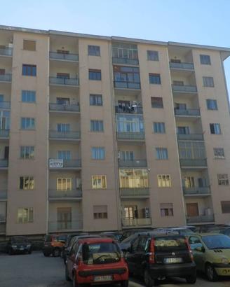 Box / Garage di 22 m² a Avellino